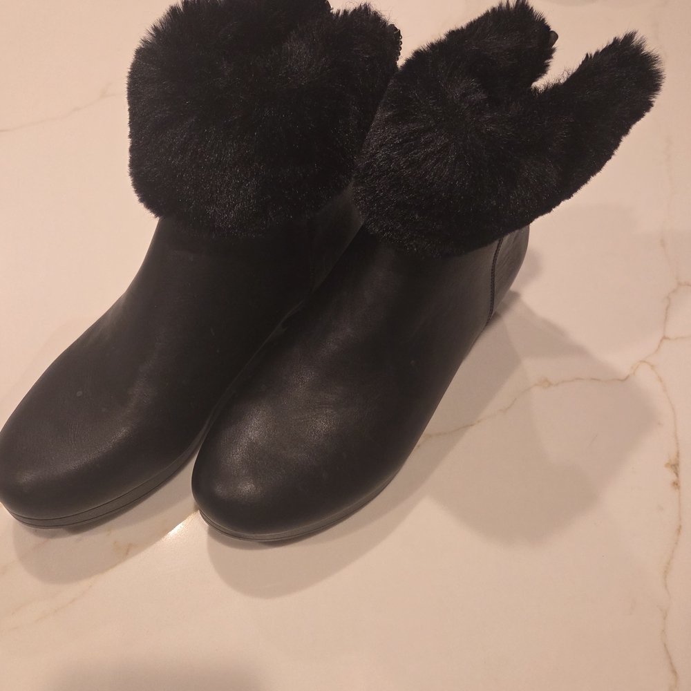DKNy Black Fur-Trimmed Ankle Boots - Picture 4 of 4